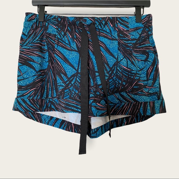 Lululemon Leaf Patterned Drawstring Shorts - Picture 1 of 3
